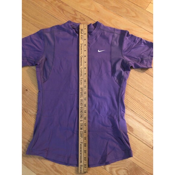 Nike Womens FitDry Small 4-6 Purple Workout T Shirt NWOT Poly Spandex Gym - Picture 3 of 11